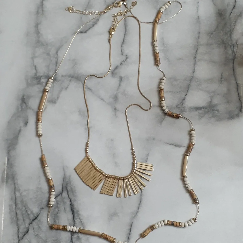 CHICO'S 2 in 1 Goldtone & Wooden Bead Necklace Set - Neutral Colors! NWOT - Picture 10 of 11